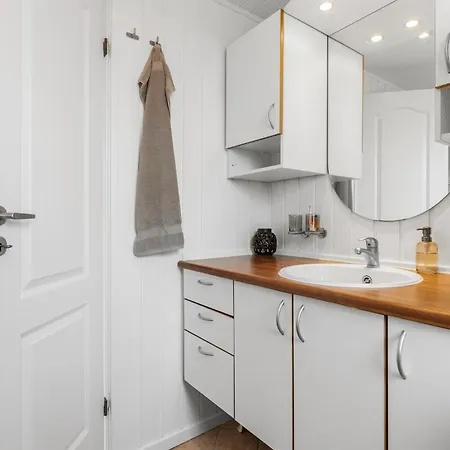 بيت للعطل 3 Bedroom Lovely In