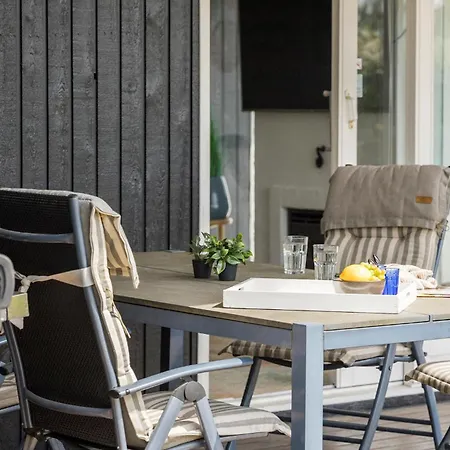 بيت للعطل 3 Bedroom Lovely In *